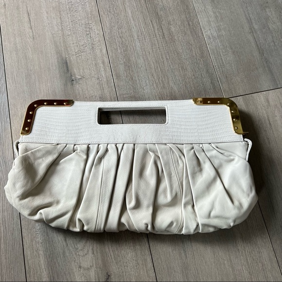 NWT BCBGMAXAZRIA Clutch Leather/Croc Witer white - Picture 1 of 9